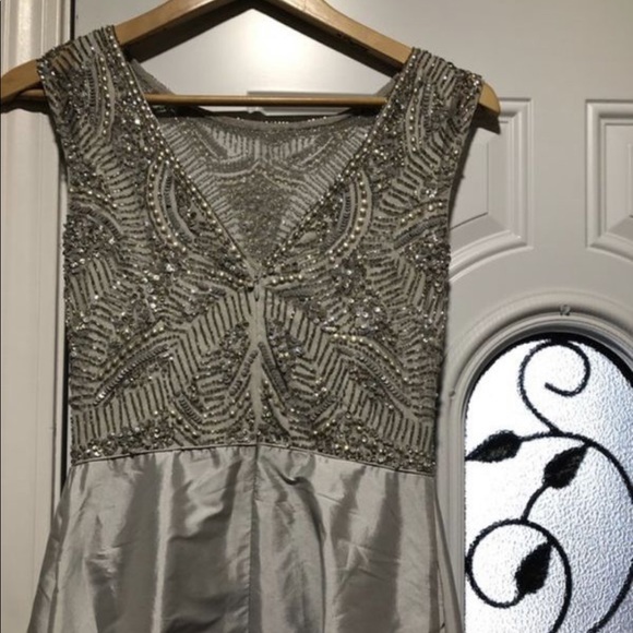 Perfection in the detail dress - Picture 3 of 4